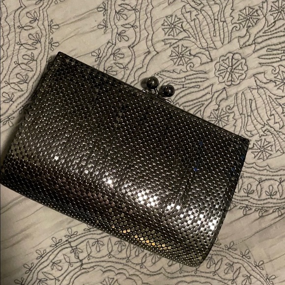 ⛓💎Vintage Whiting and Davis Clutch💎⛓ - Picture 7 of 7